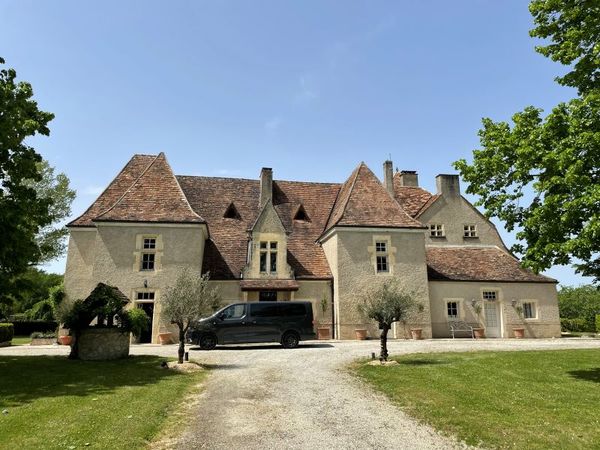 Mespoule-front-exterior-web