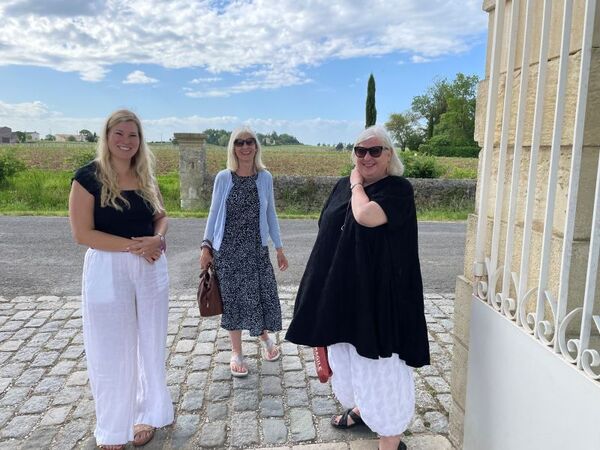 <br />
<b>Warning</b>:  Undefined variable $thepimage_title in <b>/var/www/vhosts/localwineschool.com/httpdocs/layouts/school_winetrips.php</b> on line <b>82</b><br />
