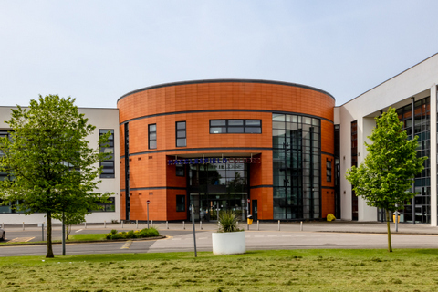 Macclesfield College